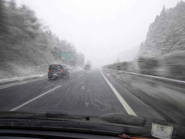 東北自動車道は一部、雪注意！
